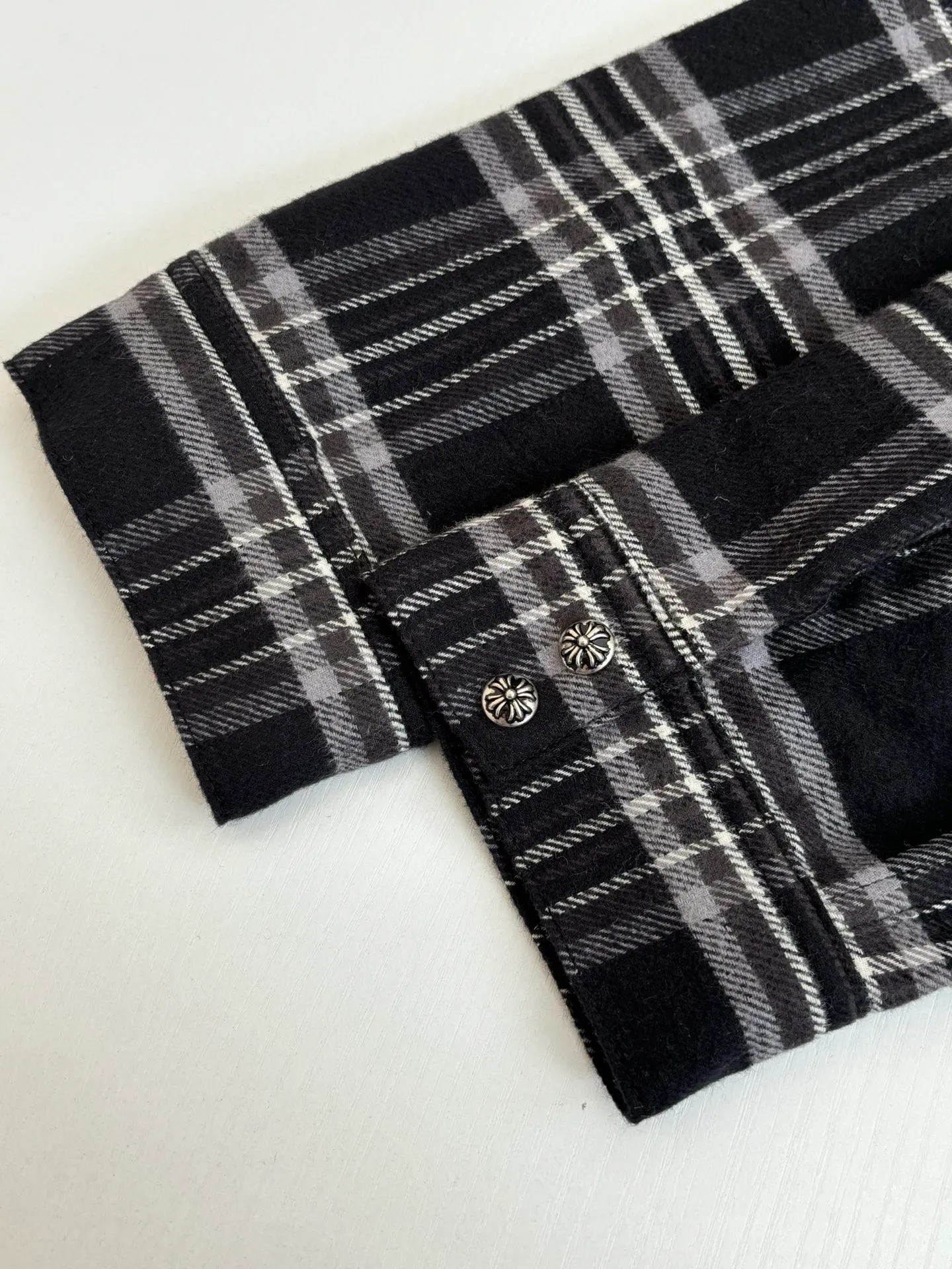 Chrome Herad Ch 100% ， ， ， 。 ， Come Hearts“ ” ， 。 Size：S/M/L/XL